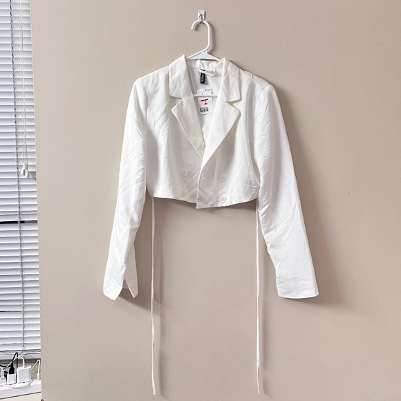 H&M Divided White Cropped Blazer Size M - Picture 1 of 3